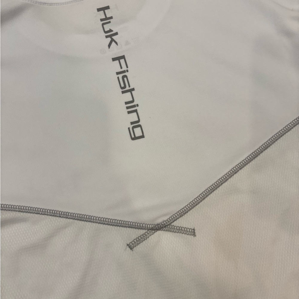 Like New! Huk Mens Long Sleeve Performance Fishing Shirt Rash Guard Small White - Picture 7 of 7